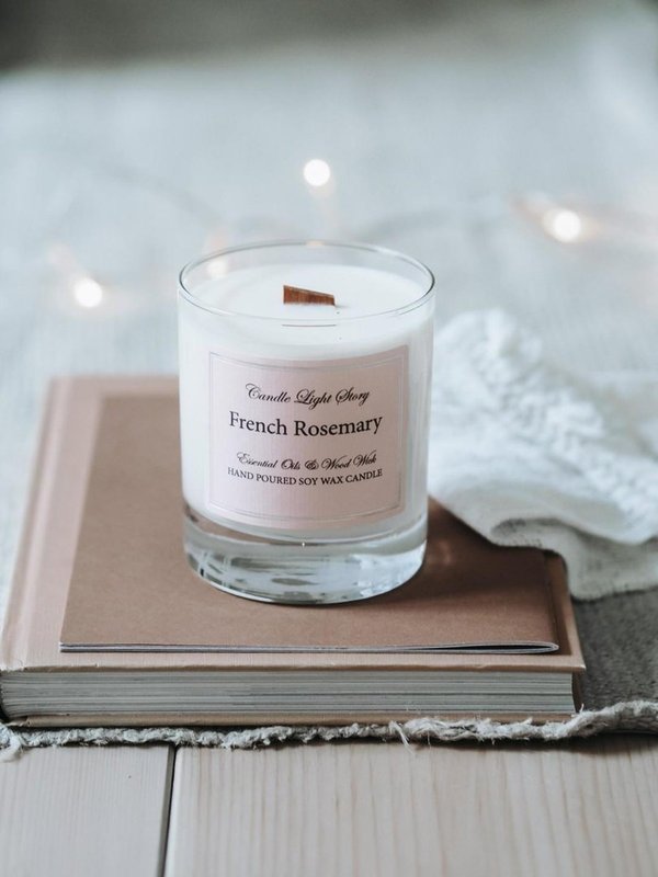 Soijavahakynttilä Essentials - French Rosemary, Candle Light Story